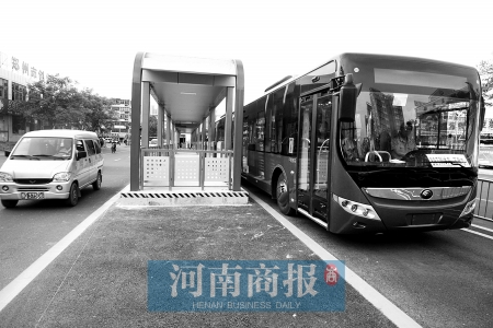 鄭州BRT上街“練身手”